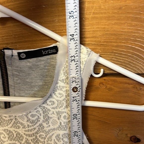 Krisa by Revolve XS Stylish‎ White Sleeveless Lace Dress Vintage Mini Wedding - Picture 3 of 8